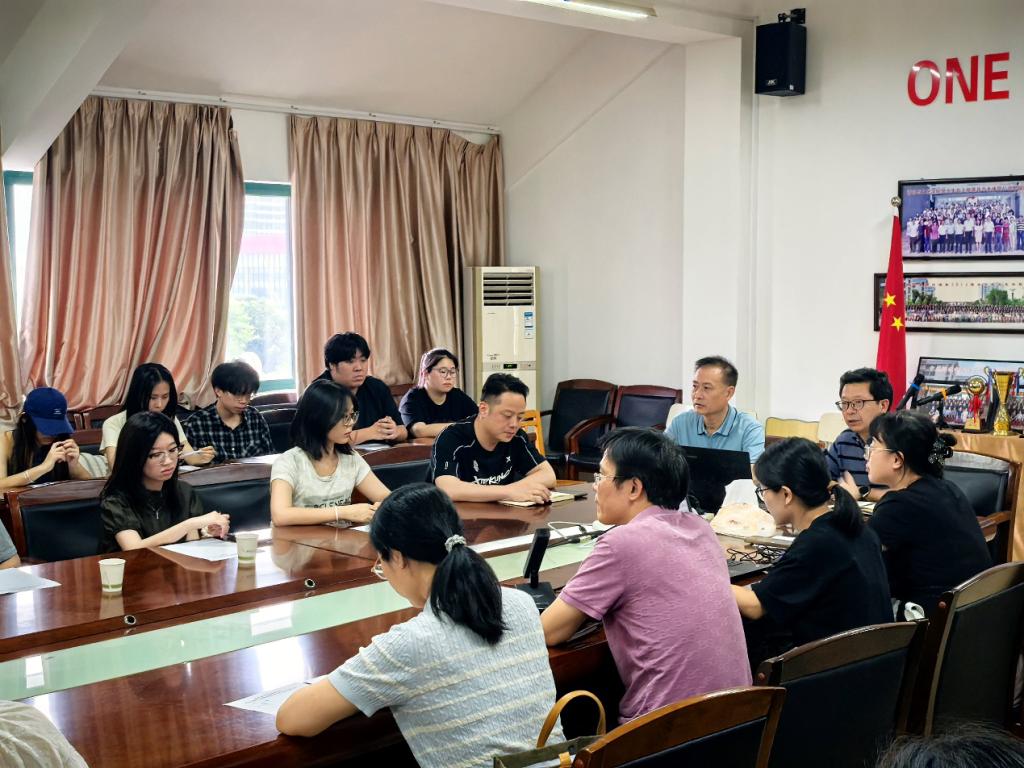 beats365亚洲版官网召开师生交流座谈会